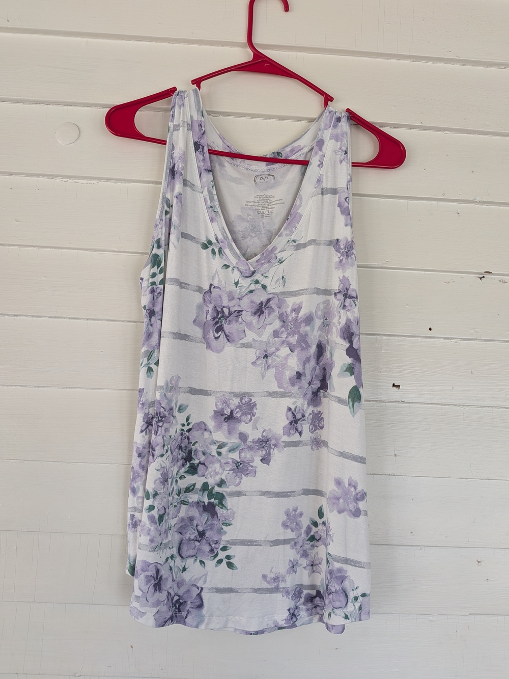 Maurice's 24/7 Collection Sleeveless V-Neck Floral Tank Top in Lavender
